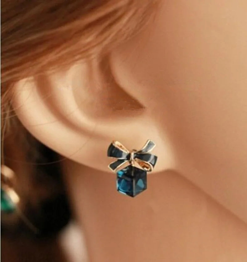 Bowknot Cube Earring - ÉclatMystique
