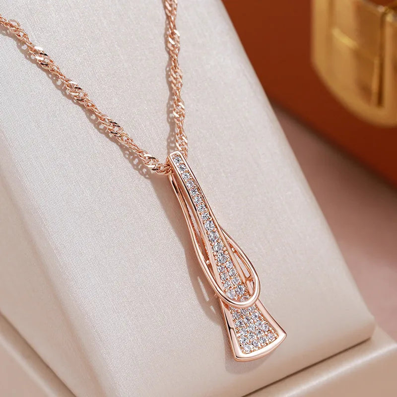 Curve Triangle Necklace - ÉclatMystique