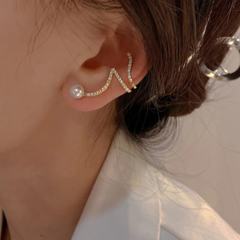 Curly Pearl Earrings - ÉclatMystique