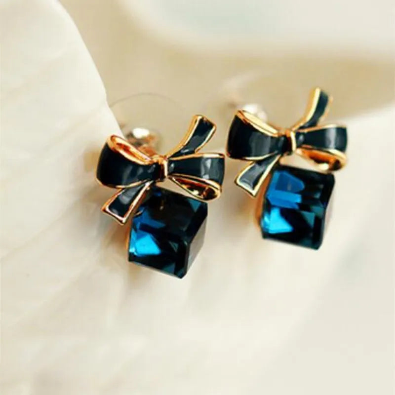 Bowknot Cube Earring - ÉclatMystique