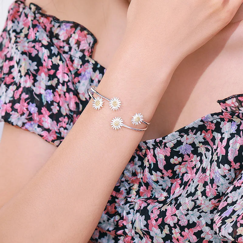 Daisy Flower Bracelet - ÉclatMystique